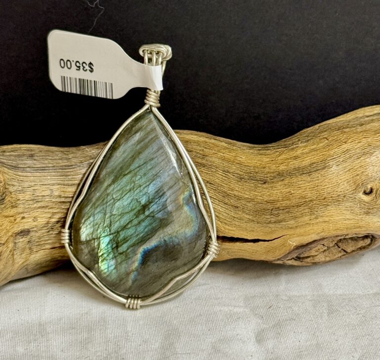Labradorite pendant