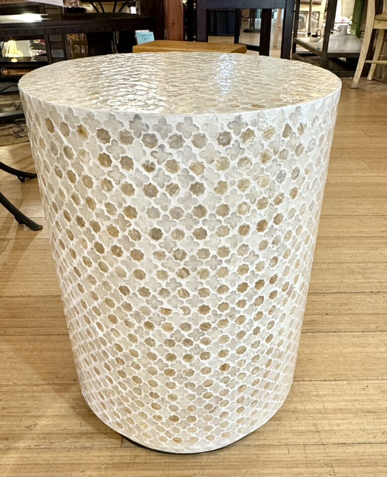 Accent table