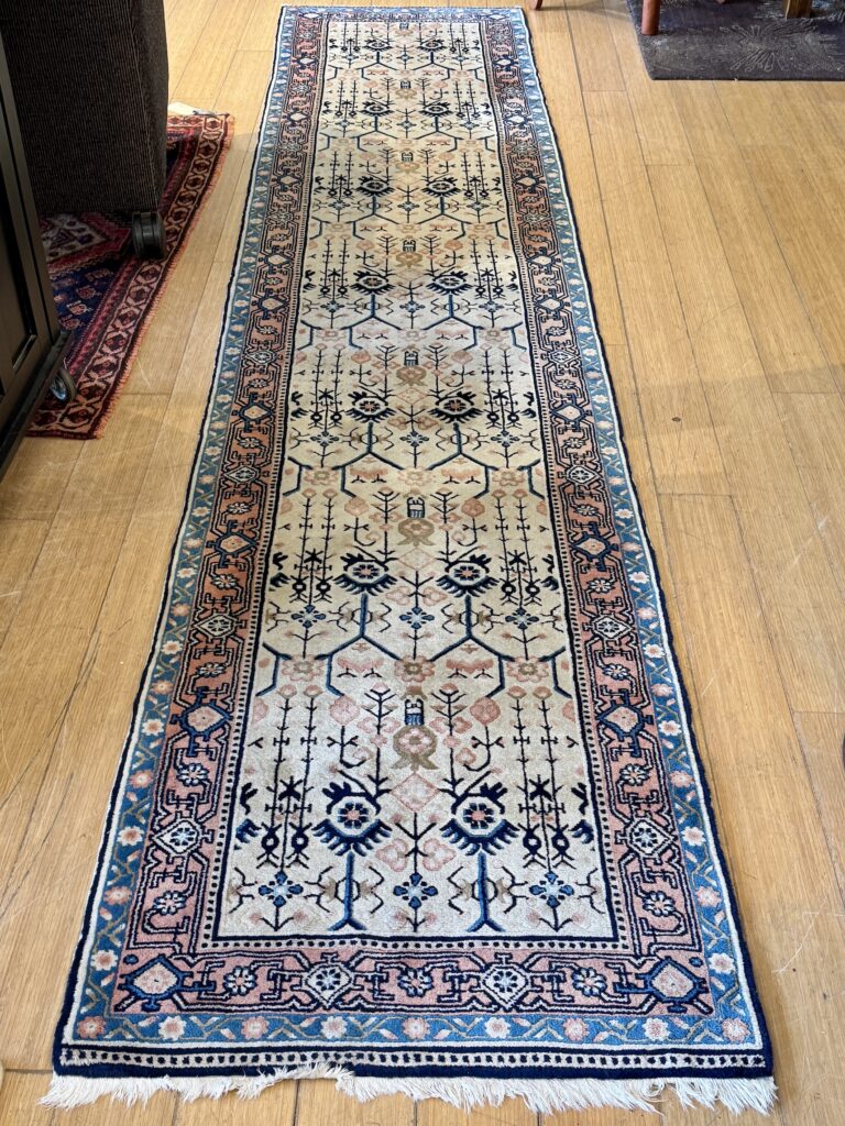 Peking style runner