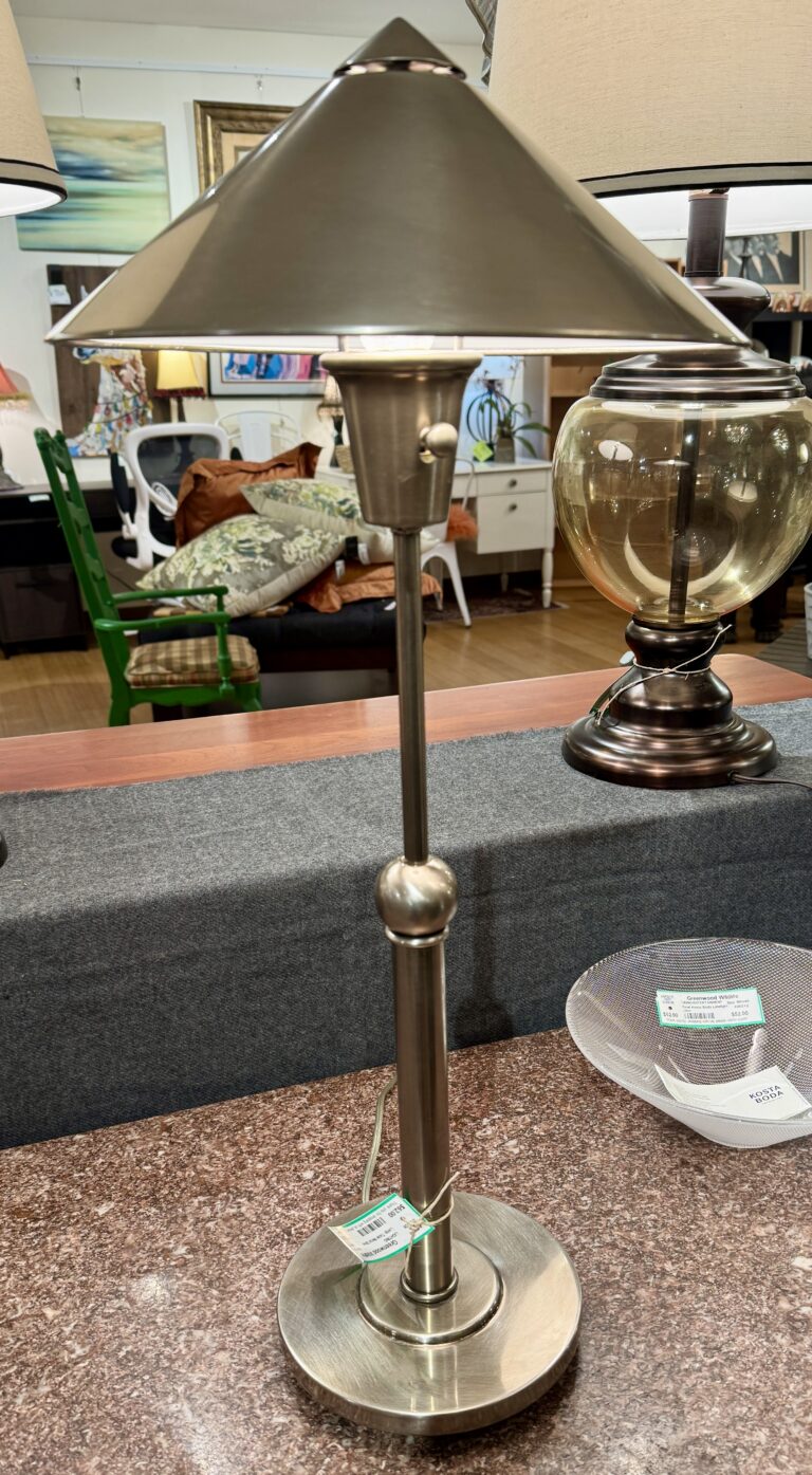 Metal modern table lamp