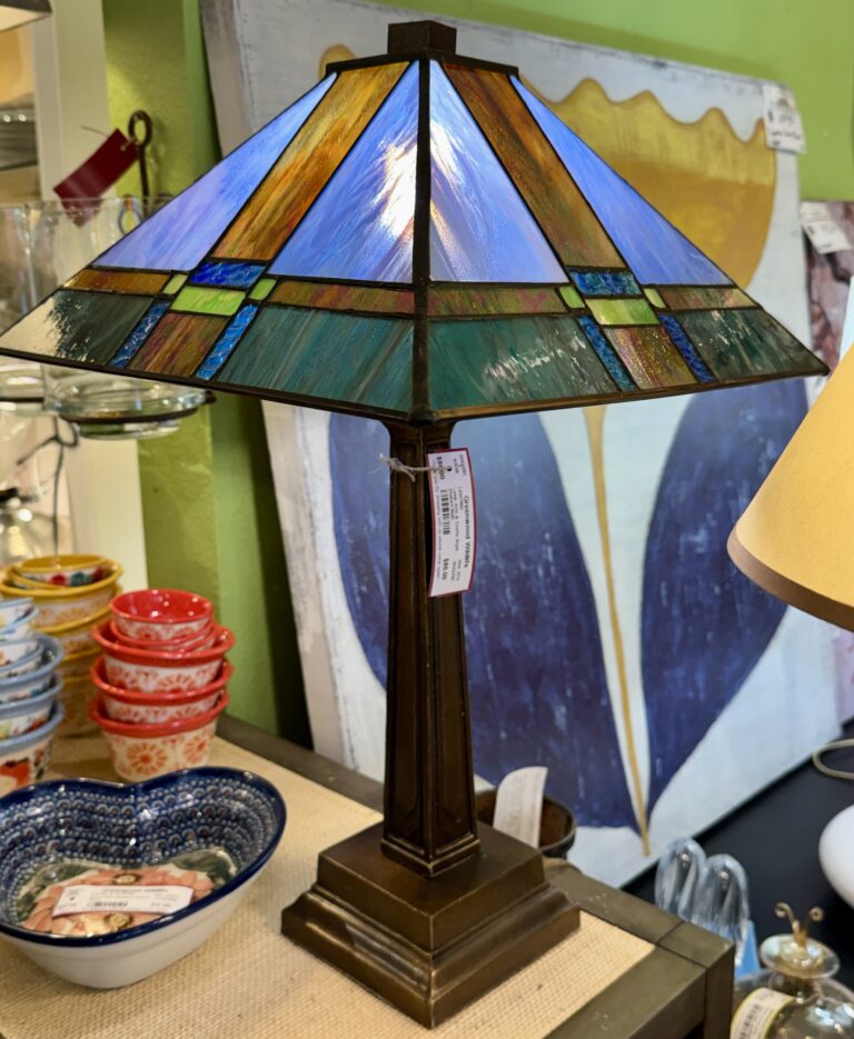 Arts & Crafts style table lamp